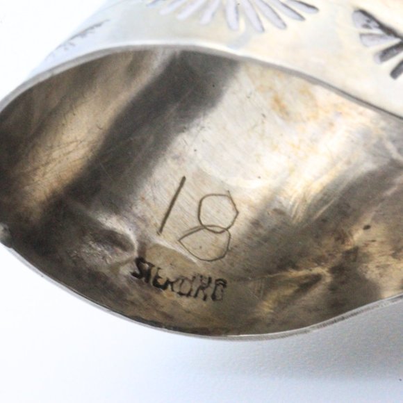 Vintage Zuni Buffalo Fetish Sculpted Onyx 2" Large Sterling Silver Pendant - Picture 9 of 9